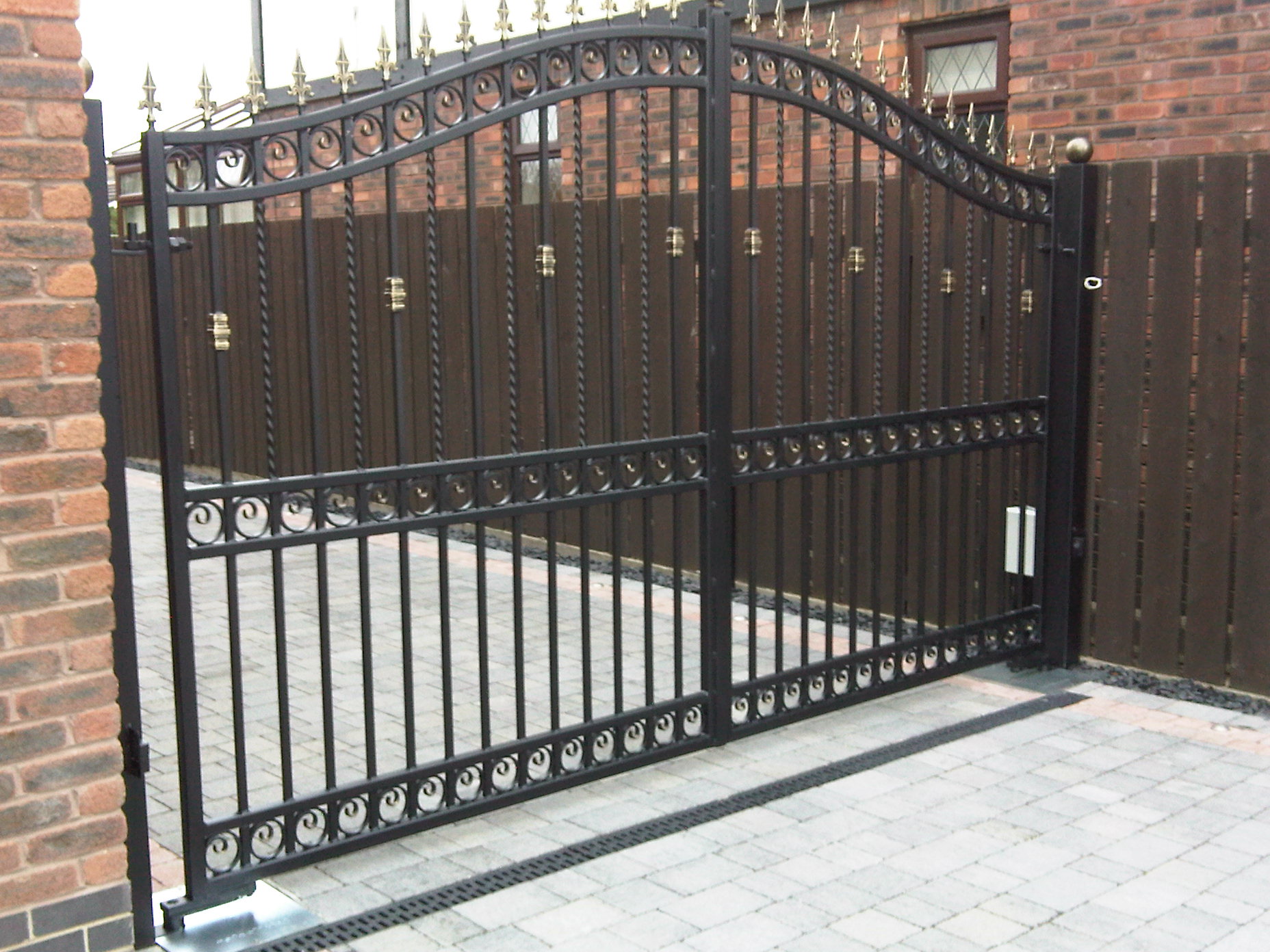 made to measure gates